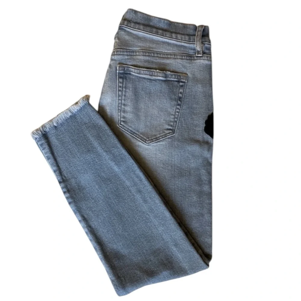 LOFT Modern Skinny Cropped Blue Jeans w/ Black Velvet Floral Accents Size 27/4 - Picture 5 of 12